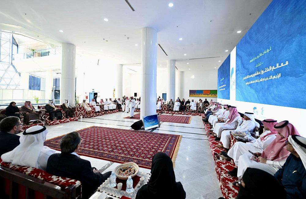 الرئيس التنفيذي لـ "الغذاء والدواء" يلتقي مسؤولي وممثلي الشركات في مقر الغرفة التجارية بجدة