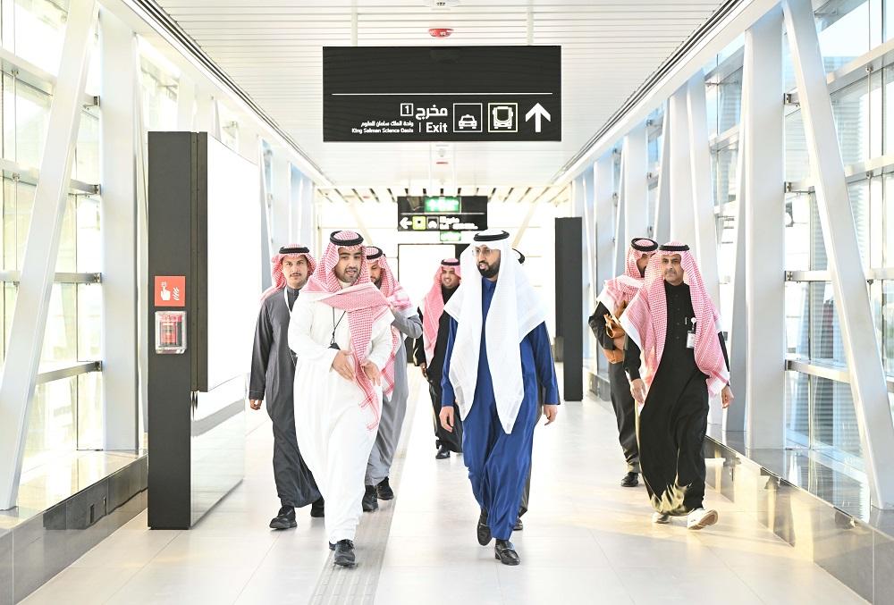 الغذاء والدواء تدشّن خدمة النقل الترددي لمنسوبيها من محطات قطار الرياض